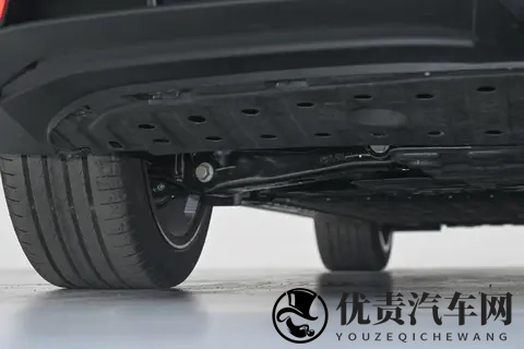 深蓝L06预售1399万元起,入门即满配,灵动外观+智能配置-2