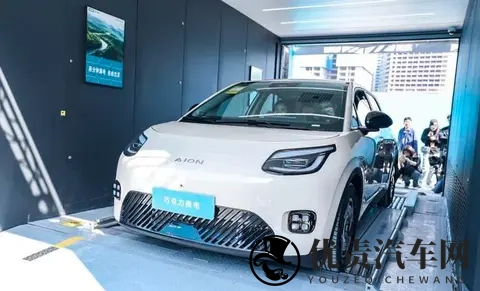 刘强东突然杀入！499万“国民神车”开卖，雷军、比亚迪有压力-2