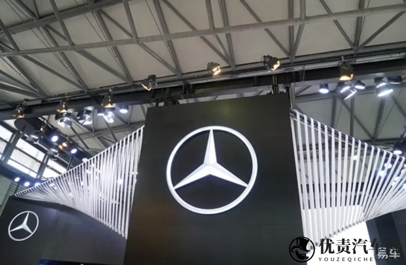 奔驰 GLB 新内饰被喷 “廉价，网友怒怼 被国产带偏-1