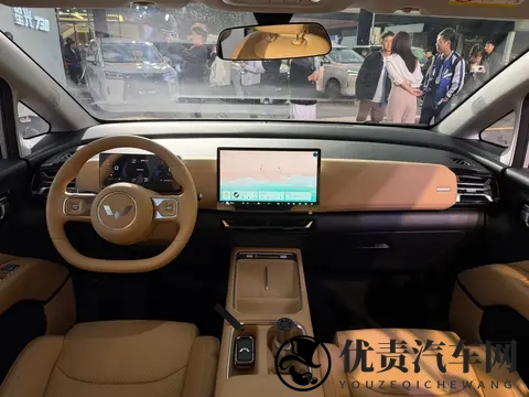 五菱星光730丨738万起售的紧凑型MPV，燃油+混动+纯电-2
