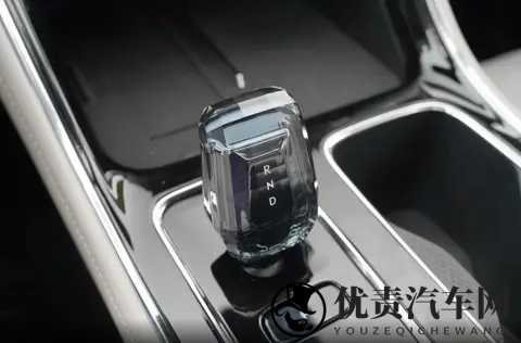 限时先享价689万起，全新帝豪即将上市，水晶挡把你敢信？-1