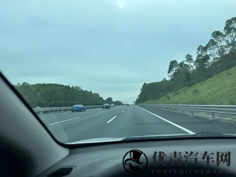 高速最安全的车速是多少？不是120！这个速度区间安全还省油-2