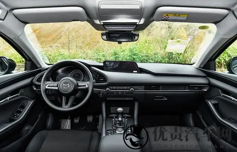 8座布局！吉利V900纯电续航202公里，配50度大电池-1