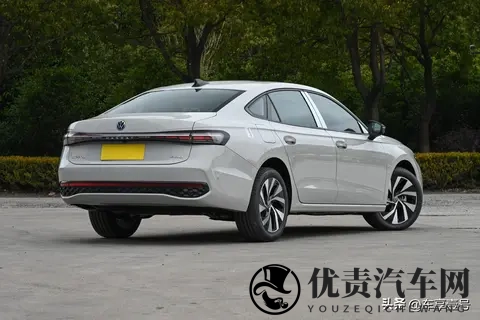 帕萨特B9和迈腾怎么选？哪款更值得入手？-3