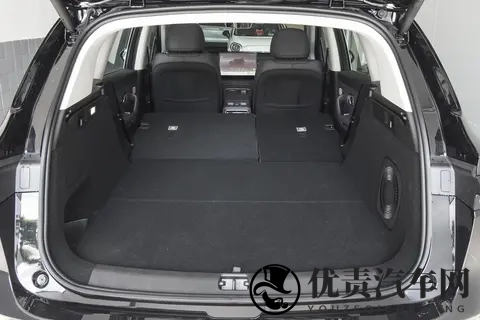 家用中型SUV新选择,零跑C10 2026款 增程式 210悦享版全面解析-3