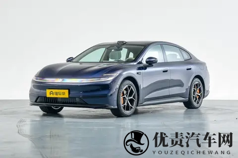 沃尔沃全新S90和A6L谁才是更适合秋季出游的豪华座驾？-1