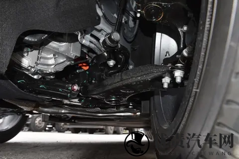 零跑 C10：月销 1w+、提车快还送终身质保，闭眼入不踩雷​-1