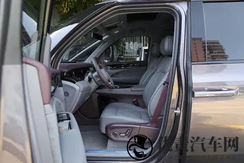 极氪009七座过道版：商务家用两不误的豪华MPV新选择-2