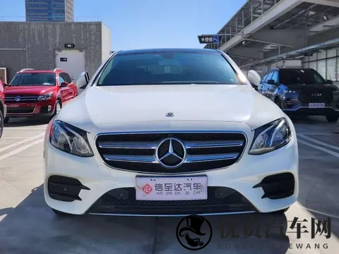 20万出头，入手20款白色奔驰E300L，体验行政级舒适-3