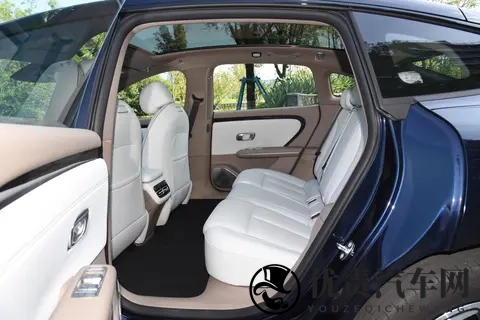 1199 万起售，全铝悬架+800V 快充，这款新车适合家用-3