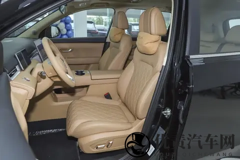 家用插混SUV怎么选？230公里长续航+四驱，这台车值得看看-3