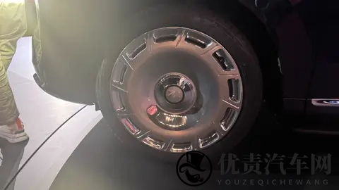 上市权益价分别为3228万元起！智己LS9正式上市-2