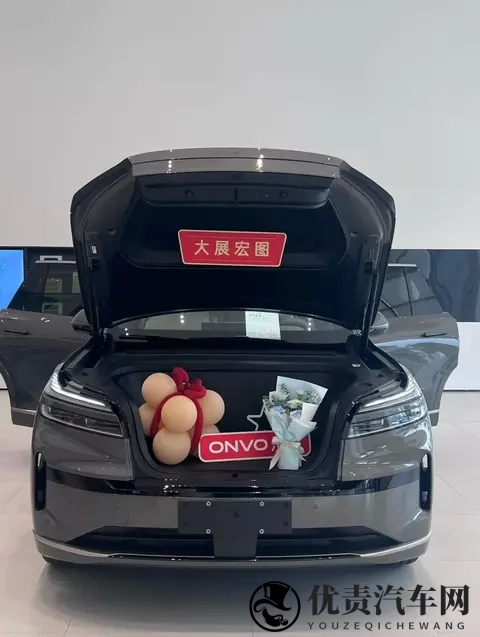 试了几台家庭大三排SUV后,我会把票投给乐道L90-1