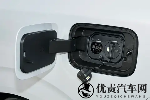 星光730：738万元起，全家人都满意的紧凑型MPV，大七座不拥挤！-3