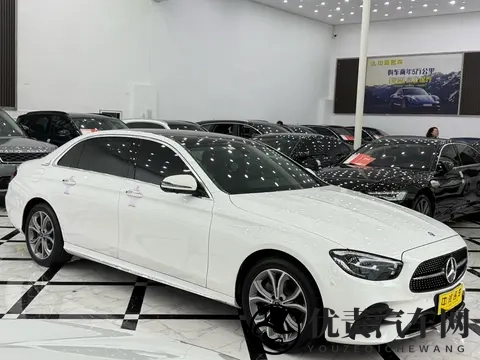 26万多拿下行政座驾,二手奔驰E300L体验豪华舒适-1