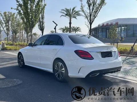 13万多拿下19年奔驰C级，体验轻混运动轿跑！-1
