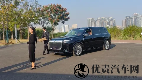 岚图泰山汽车即将上市 50 万级豪华 SUV 市场再添猛将-2