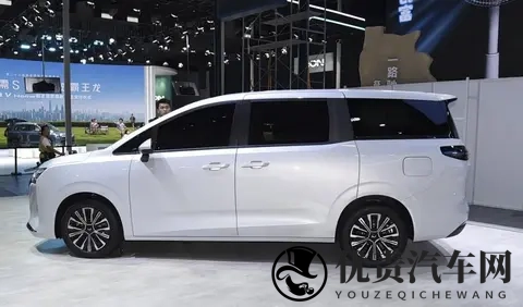 五菱星光730今晚上市，起售价能到6万吗？-3