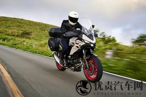 铃木SV-7GX，这款全新摩托车在EICMA车展上亮相-1