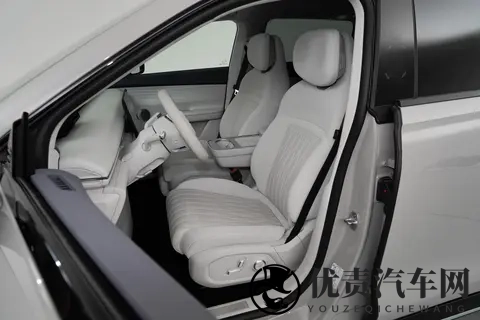 2025款星纪元ET:豪华安全大五座,能否赢得家庭用户芳心?-2