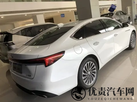 别克君越准新一手车,5千公里表显,1428万抄底价?-2