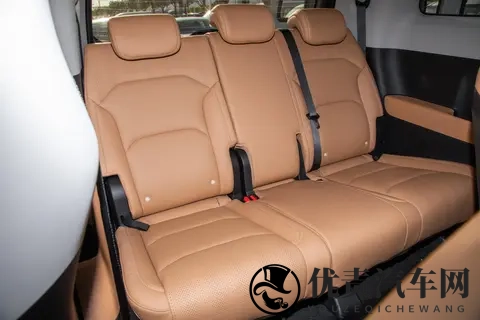 解决三代同堂难题！五菱星光 730 双侧滑门+真三排，7 万级有对手？-2