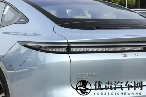 星纪元ES，标配电动四驱，续航超1500km，10000元购置补贴-2