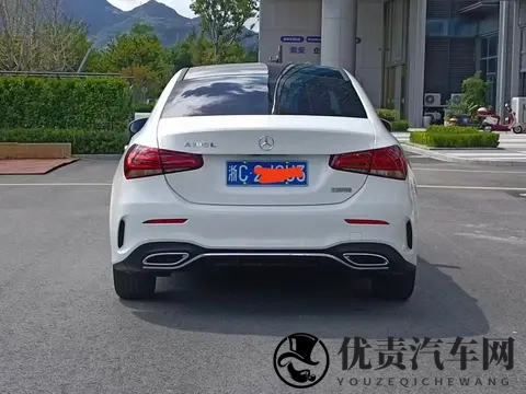 11万多拿下白色奔驰A级,精致代步一手车之选-2