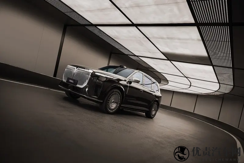 岚图泰山或45万叫板问界M9！邵明峰：旗舰SUV就这两家-1