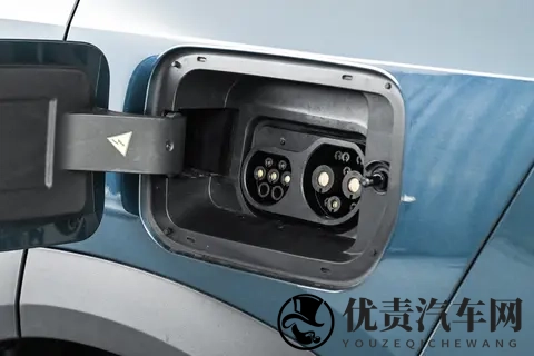 新手司机探店新车！埃安i60增程版，这款车有哪些亮眼看点？-1