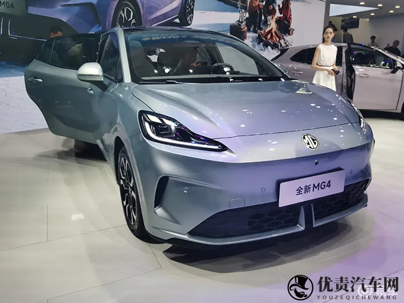 不到10万可拿下！上汽MG4半固态电池小车亮相广州车展-1