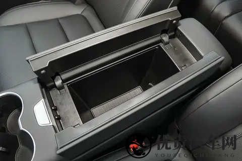 当“选择困难症”遇到一位“价值重塑者”蓝电E5 PLUS正式开启预售-3