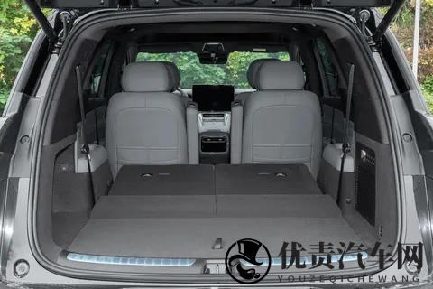 比亚迪又出狠货,落地30万,6座+空悬+冰箱,家用真香-3