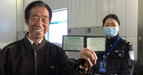 交警：70岁以上老人，能骑5种电动车！能考5种驾照-1