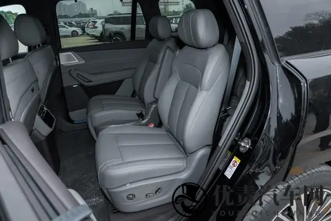 腾势 N8L DM 2025 款尊荣型:大六座 SUV 20T 插混 + 三电机配置体验解读-1