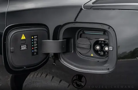 外观微调,座舱进化,26款ZEEKR 001能给人怎样的体验?-2