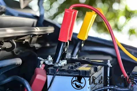 油车电瓶寿命揭秘：一般能用多久？如何延长？-2