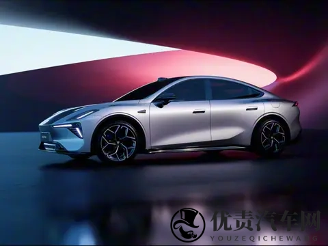 份额连续三月下滑，理想转战纯电，增程要亡？明年这些车要出大招-1