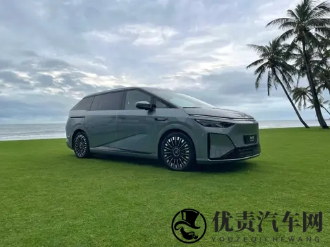 试驾小鹏X9增程版!千里续航只是开胃,大型MPV也能“一周一充”-1