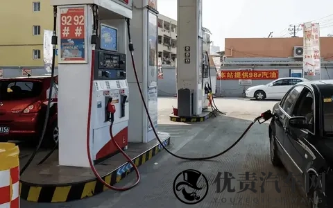 加油说“加50升”会浪费油管里的油?真相其实很简单-3