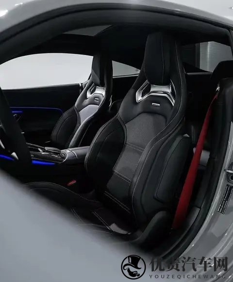 AMG GT 63涨价了，配置却砍了手势控制，这车到底值不值？-3