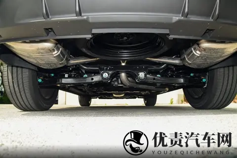 试驾捷途X70L，9万多买中型SUV，全家出行都满意-3