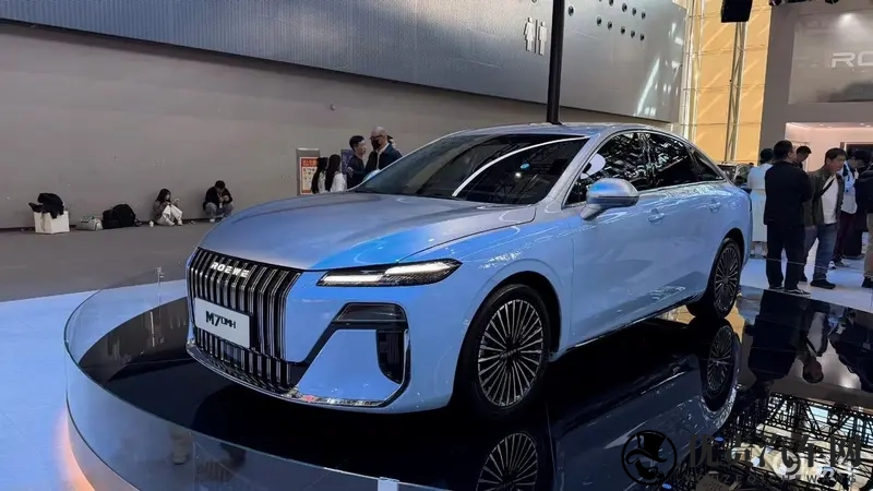 “活人感”AI 荣威M7 DMH给出全能质价比答案-1