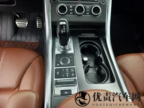 30T V6加持，30多万拿下18年一手路虎揽胜运动版！-1