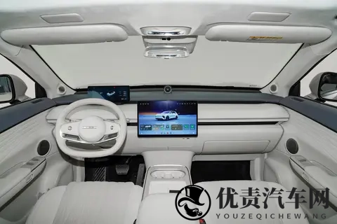 17 万买辆豪华 SUV,飞鱼底盘+增程系统,家用就选它了!-1