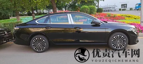 迈腾B9这次改到心坎里!物理键+华为HiCar,17万级合资车首选?-1