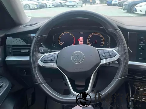 22年帕萨特星空精英版，5万公里正当年，12万多拿下家用正合适！-2