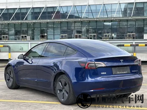 几个W就能体验?21年特斯拉Model3,通勤代步好选择-3