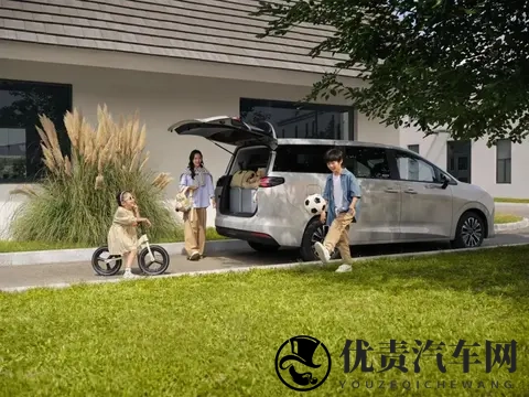 起售价仅为73万元，五菱星光730正式上市-2