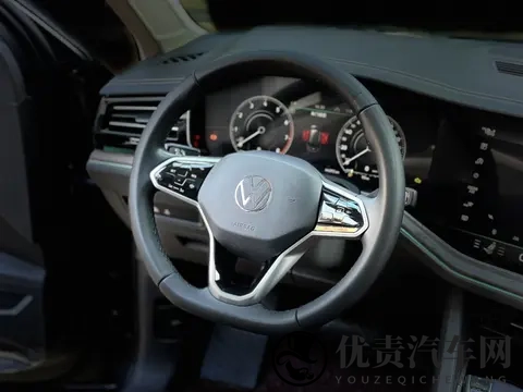 20多万圆梦德系SUV，准新途锐带你体验低调奢华-1